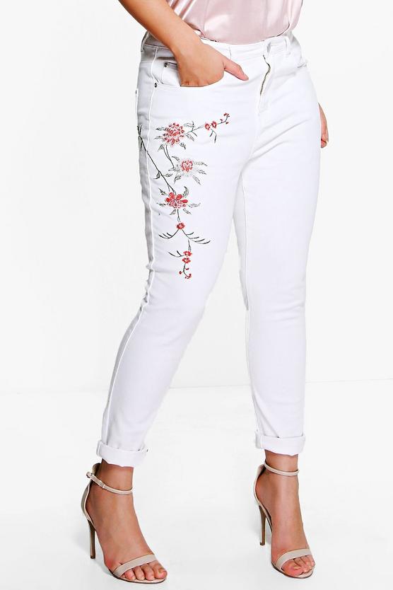 Plus Yasmin Embroidered Mom Jean